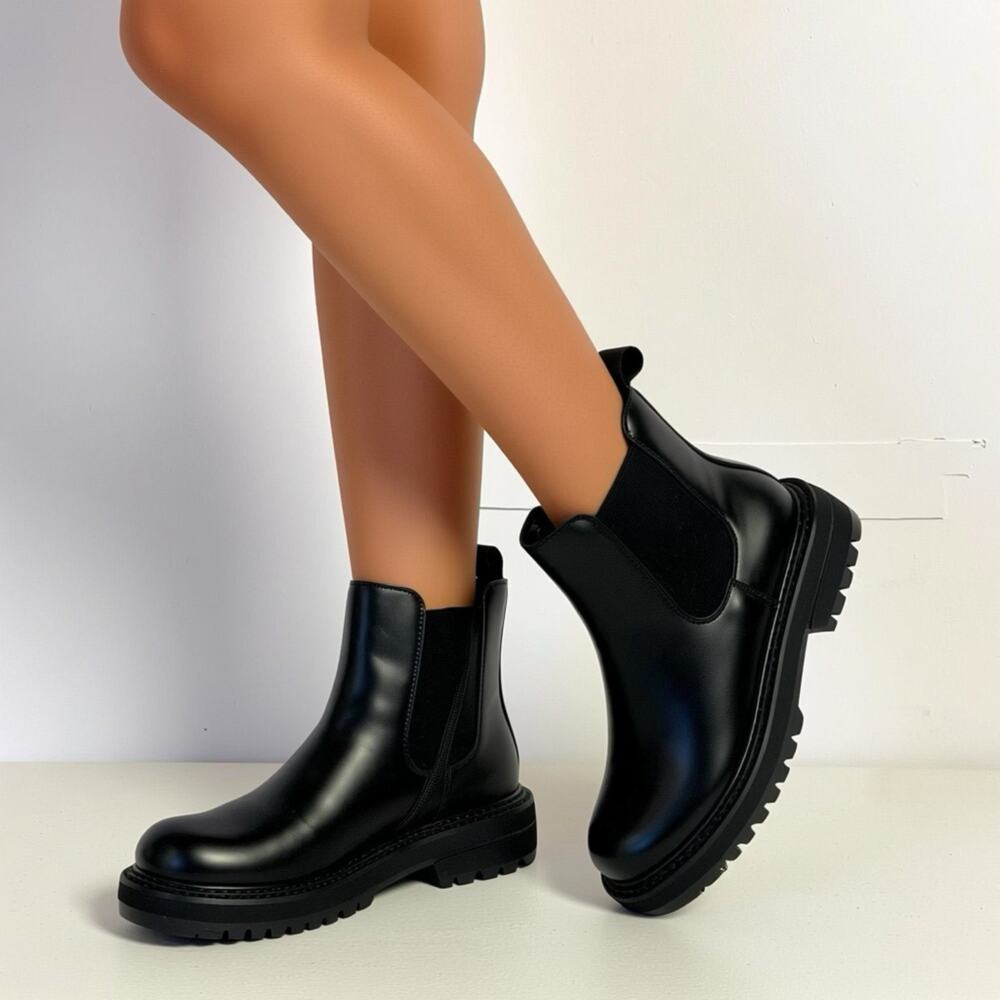 Cushionaire Ankle Boots Women 7W Black Sasha Chelsea Memory Foam Lug Sole Bootie